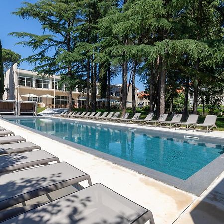 Hotel Emaus Новиград Экстерьер фото