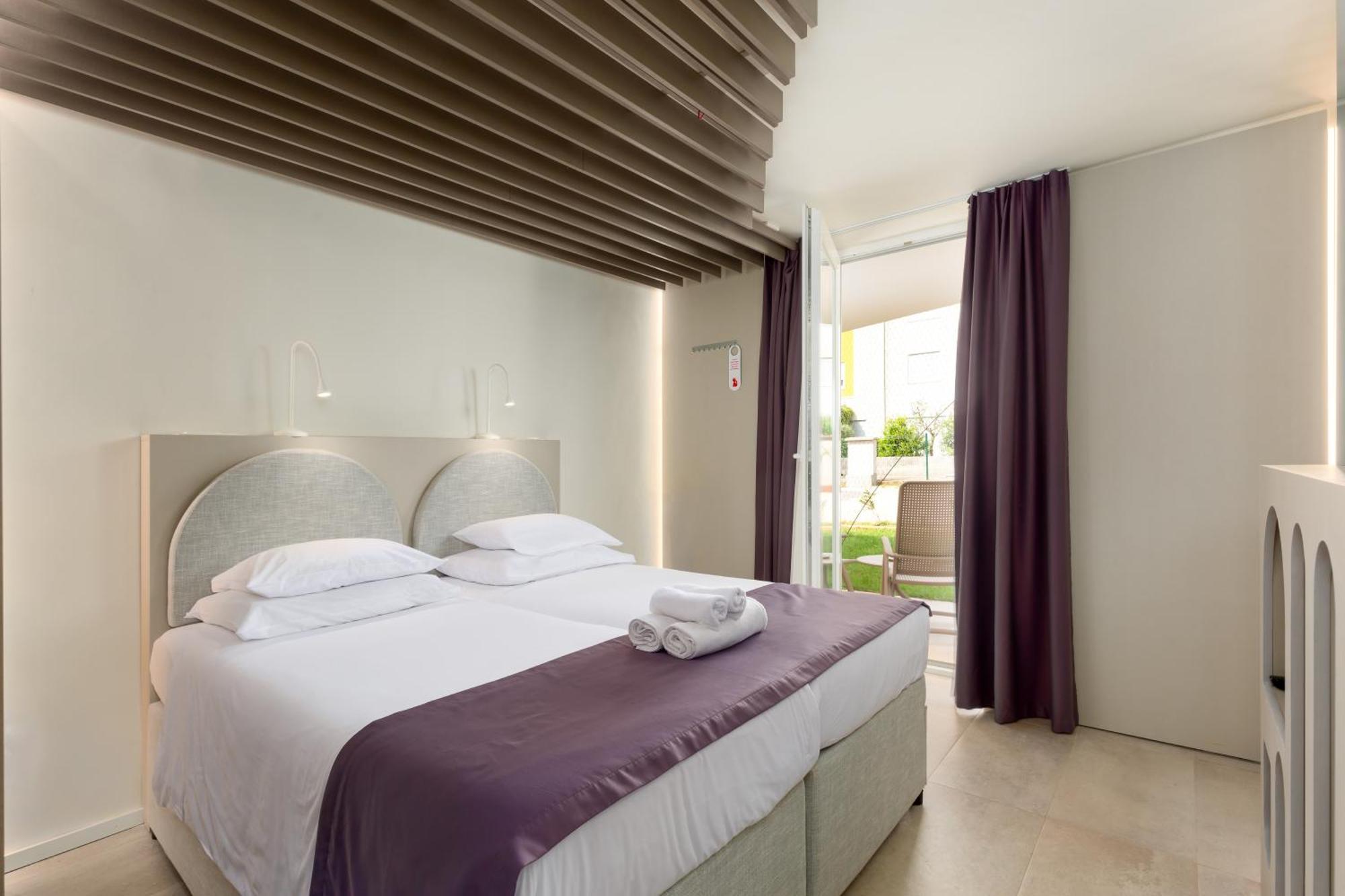 Hotel Emaus Новиград Экстерьер фото